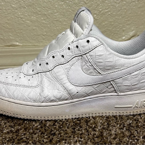Nike Air Force 1 LowTops “LV8 ‘07 White” Men’s 9.5 Retail $2300 - Picture 3 of 6